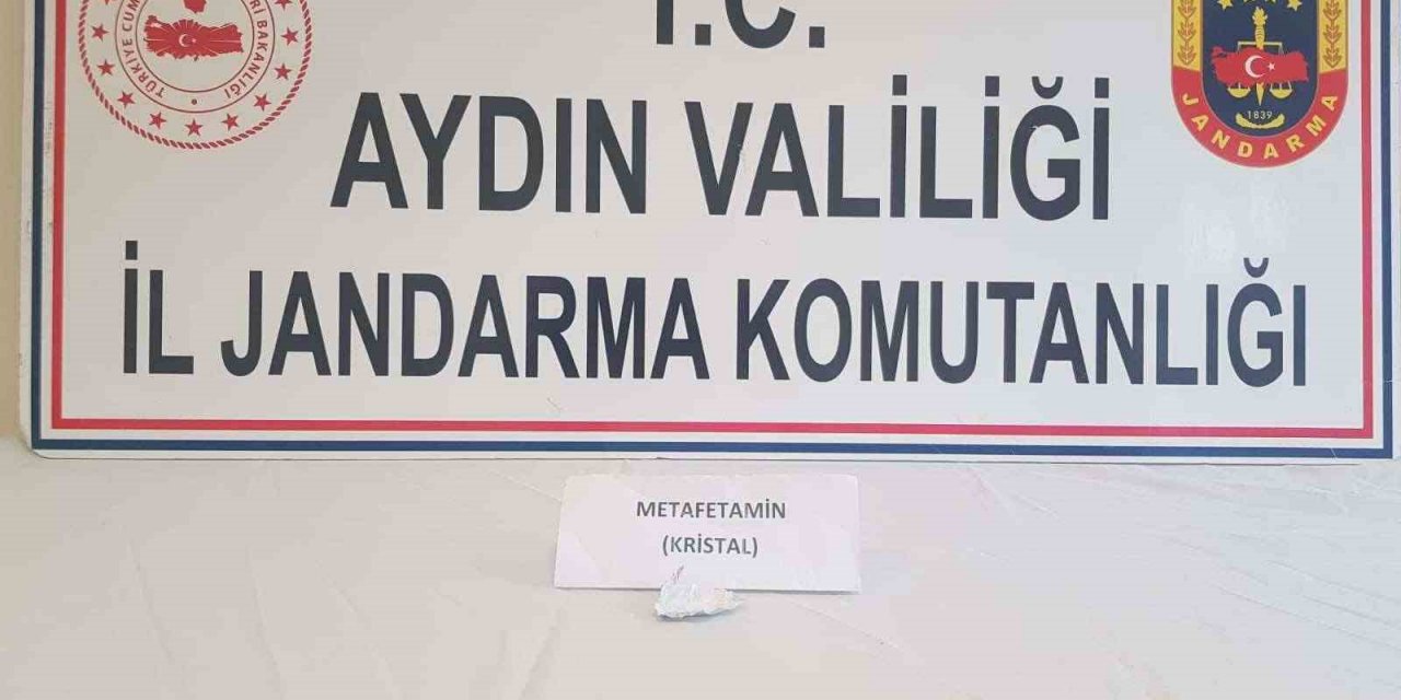 Şüpheli şahısların üzerinde uyuşturucu ele geçirildi