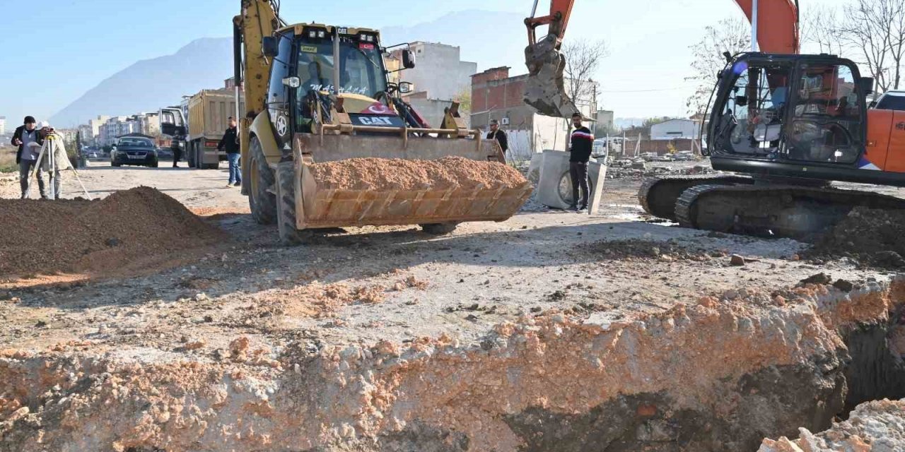 Manisa trafiğini rahatlatacak projede altyapı çalışmaları başladı