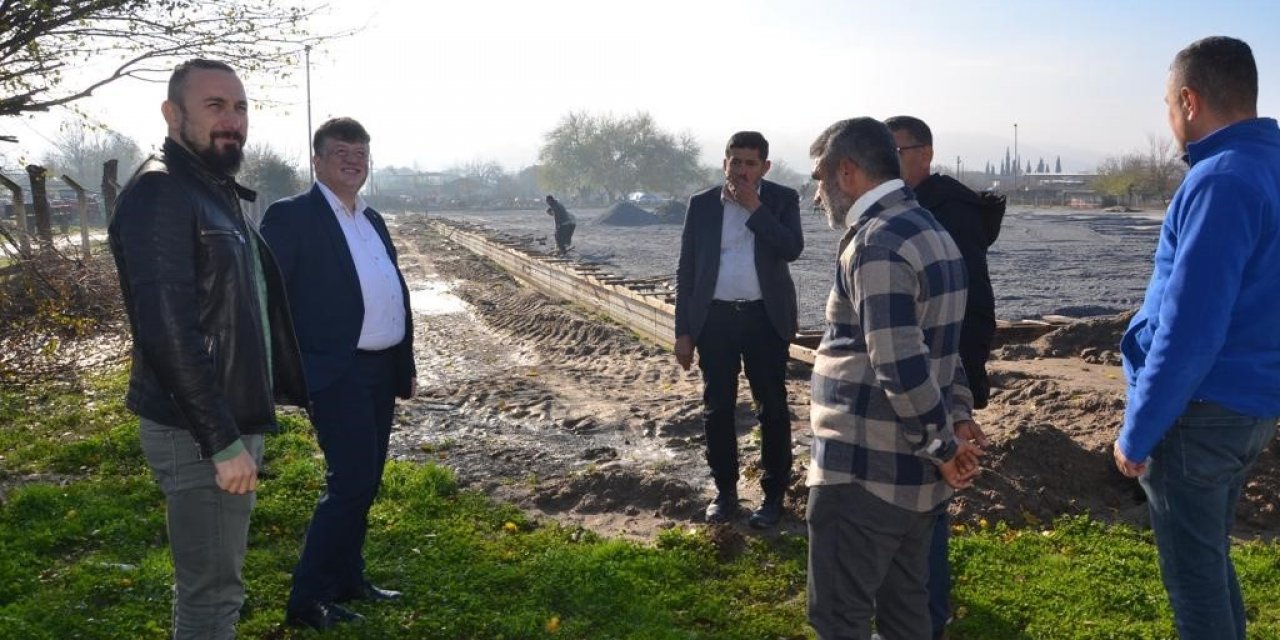 Bağarası’nda sentetik saha yenileniyor