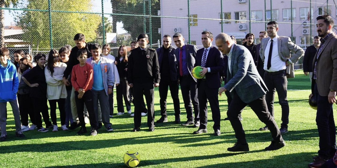 Ortaca’ya yeni halı saha