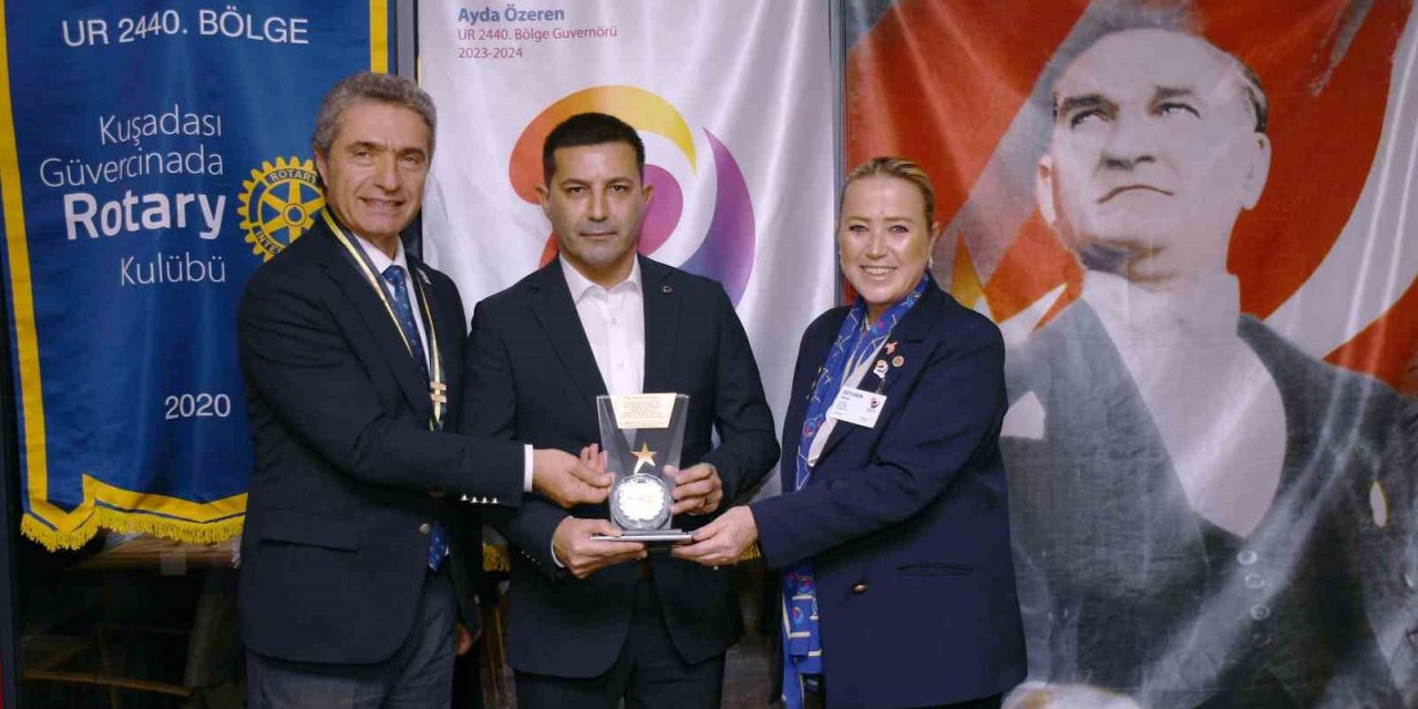 Başkan Günel’e başarı ödülü