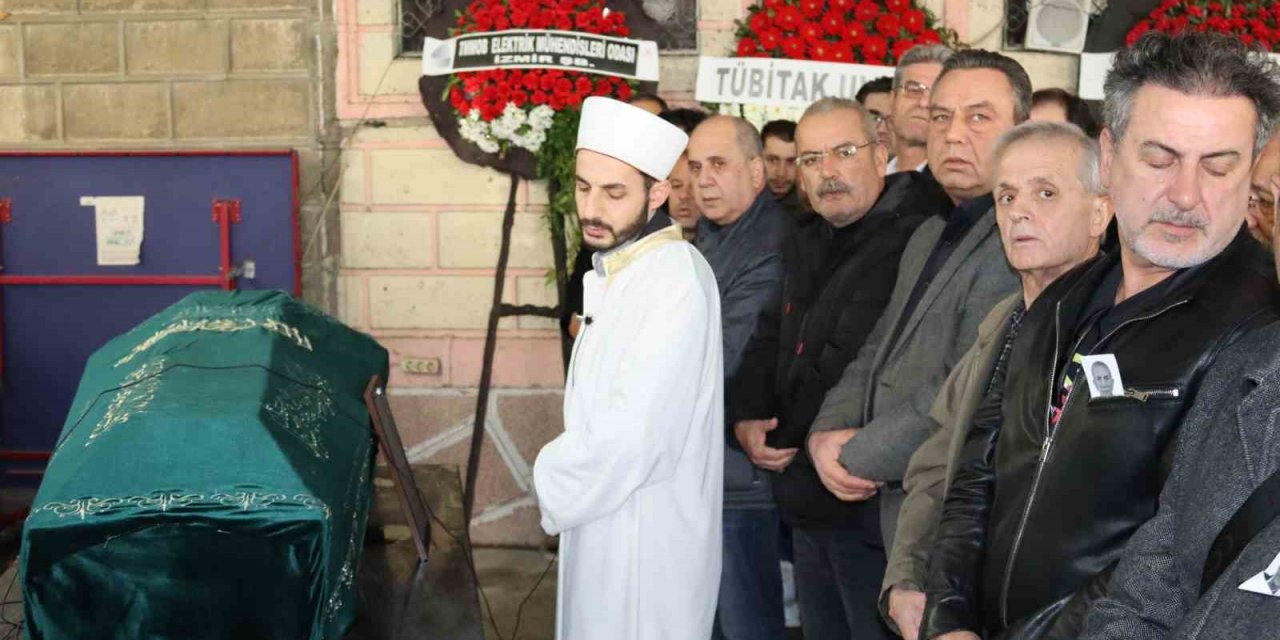 İzmir’de öldürülen öğretim görevlisine son veda