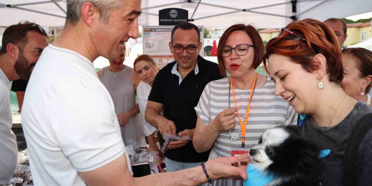 Patili dostlar Marmaris’te çok mutlu