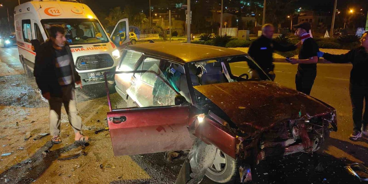 Kuşadası’nda kırmızı ışık ihlali kazaya neden oldu: 2 yaralı