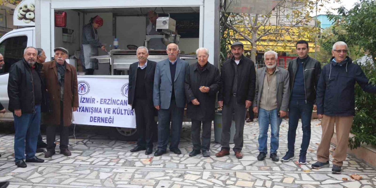 Depremde hayatını kaybedenler için lokma hayrı düzenlendi