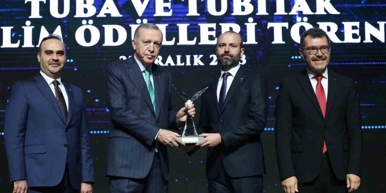 İzmir Ekonomili profesöre ‘TÜBİTAK’ gururu