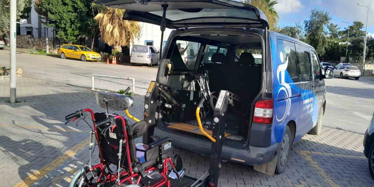 Belediyeden engelli bireylere akülü sandalye temini