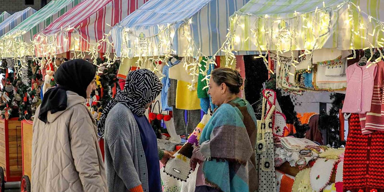 Bayraklılı kadınlardan yeni yıl sergisi