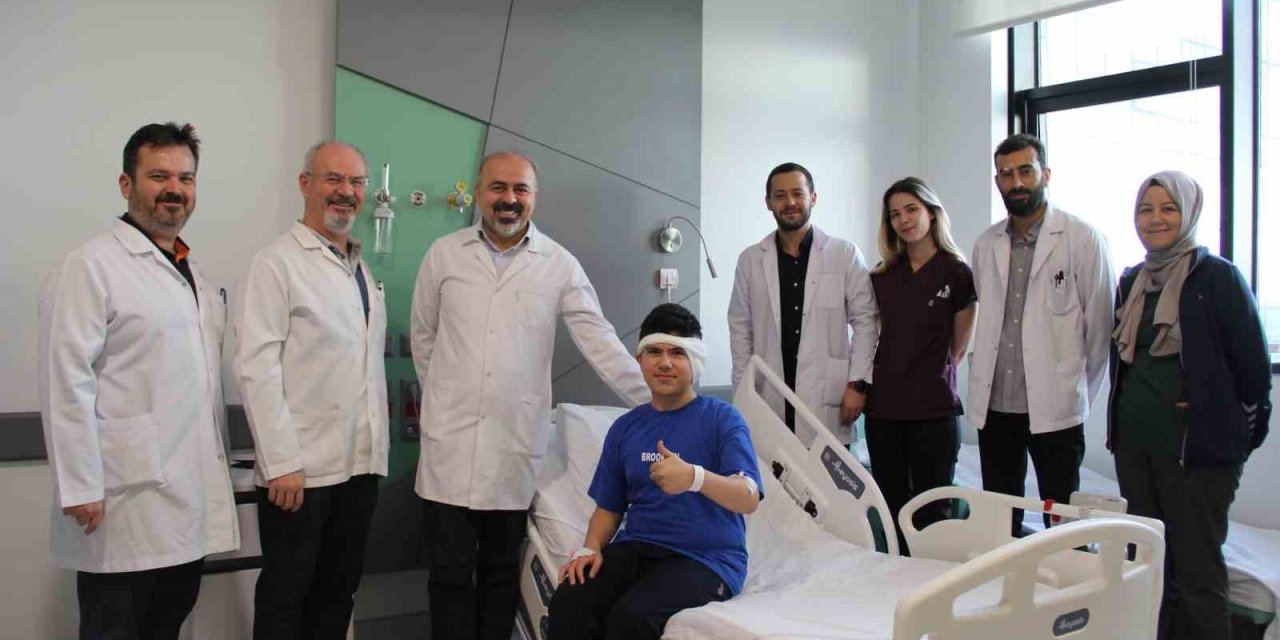 İzmir Şehir Hastanesinde ilk biyonik kulak ameliyatı yapıldı