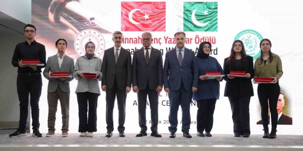 Mehmet Akif Ersoy’u Anma Haftası’nda İzmir’den gururlandıran başarı