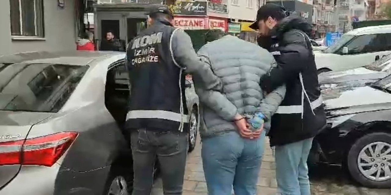 İzmir’de iş yerlerini kurşunlayan saldırgan, polis takibiyle yakalandı