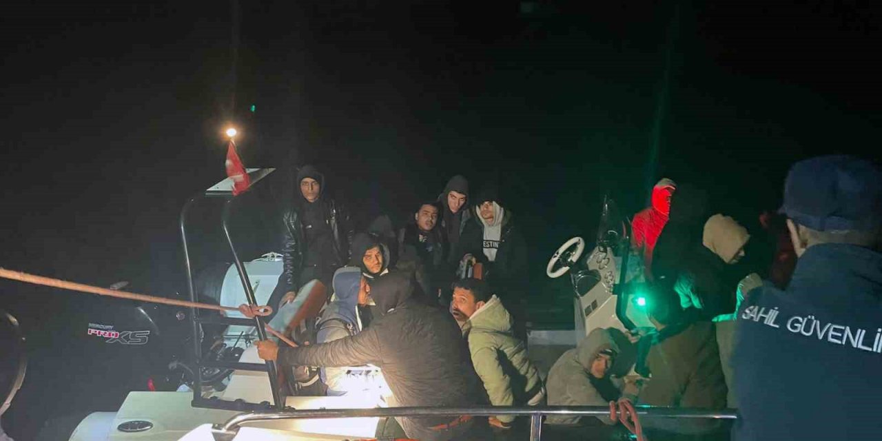 Datça’da 16 düzensiz göçmen kurtarıldı