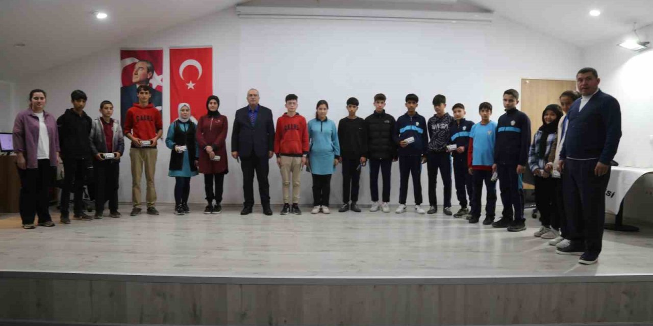 Çameli Belediyesinin ‘Sınav-Kart’ projesi gençlerin yüzü güldürdü