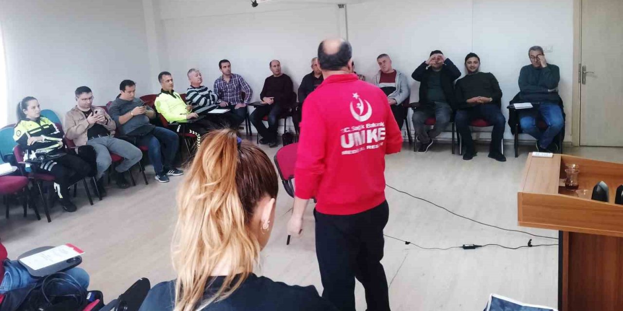 Trafikçilere ‘Temel ilk yardım’ kursu