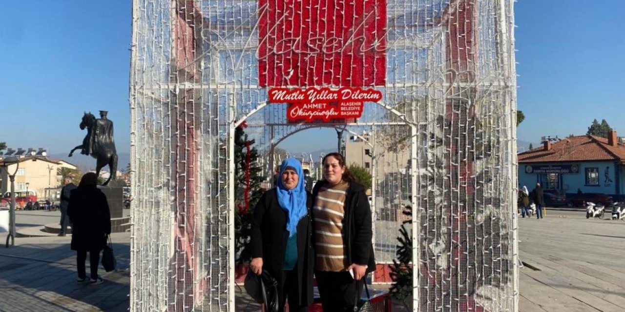 Alaşehirliler yeni yıl hatırası için sıraya girdi