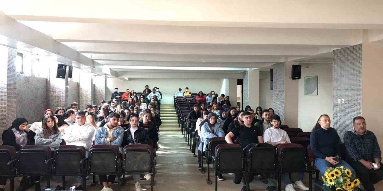 NAFAD yüzlerce gence afet farkındalık eğitimi veriyor