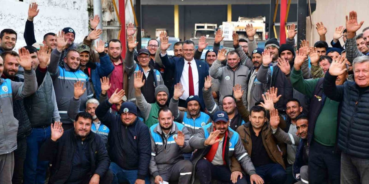 Başkan Öküzcüoğlu’ndan işçilerin yüzünü güldüren sürpriz