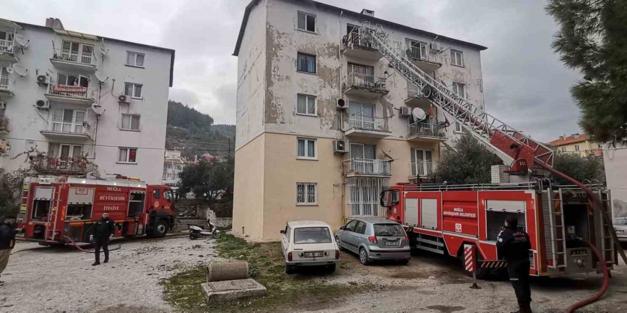 Menteşe’de korkutan ev yangını