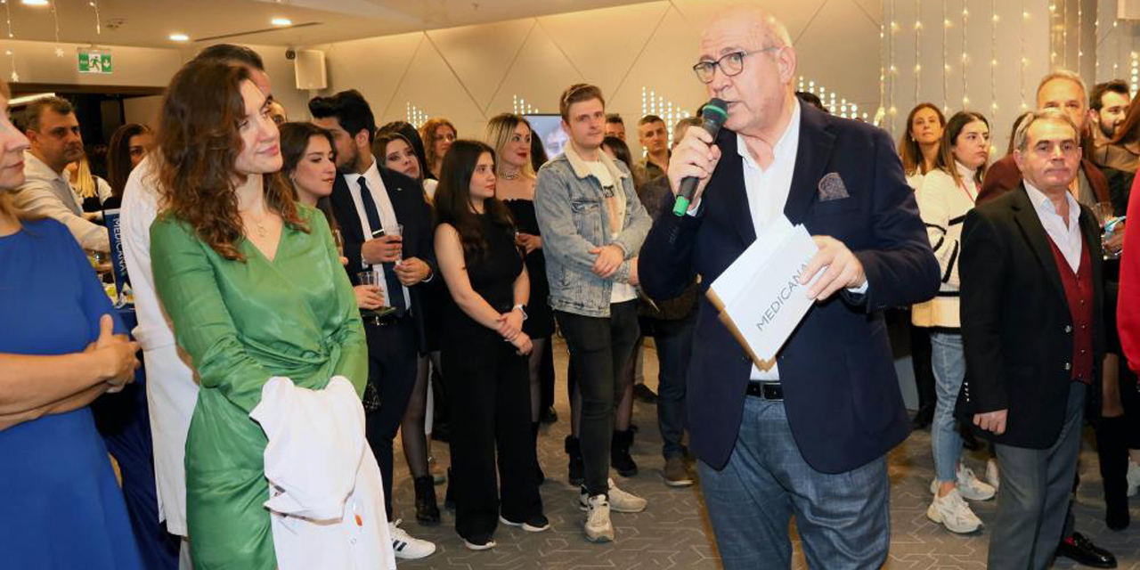 Hastanede doktorlardan konser