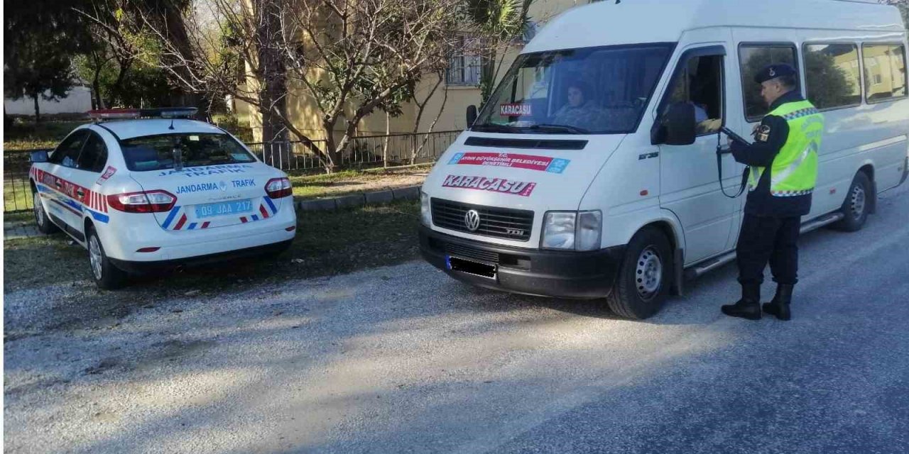 Kurallara uymayan sürücüler, ceza yemekten kaçamadı