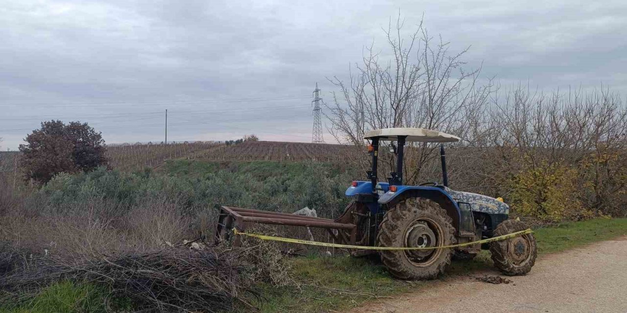 Manisa’da sır cinayet: Traktörünün yanında tüfekle vurulmuş halde bulundu
