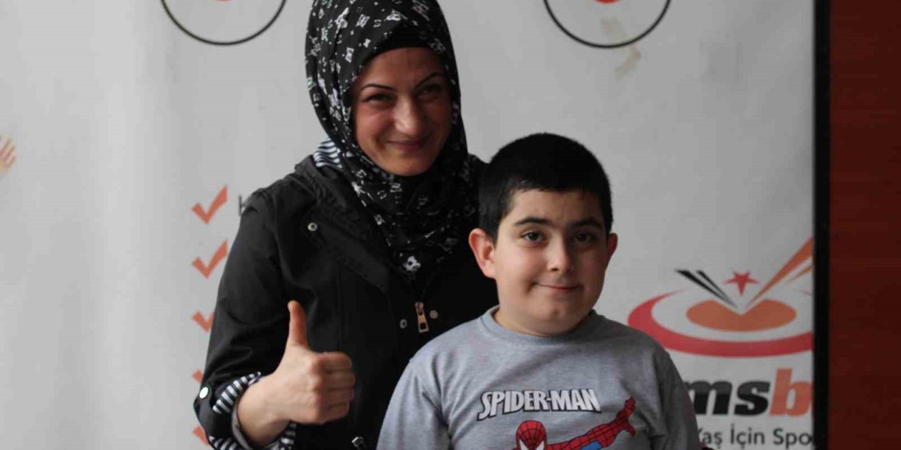 Aydınlı Berat, hemsball ile otizmi yendi