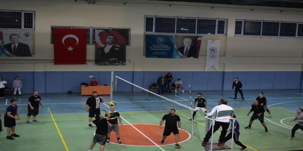 Bozdoğan’daki kurumlar arası voleybol turnuvası sona erdi
