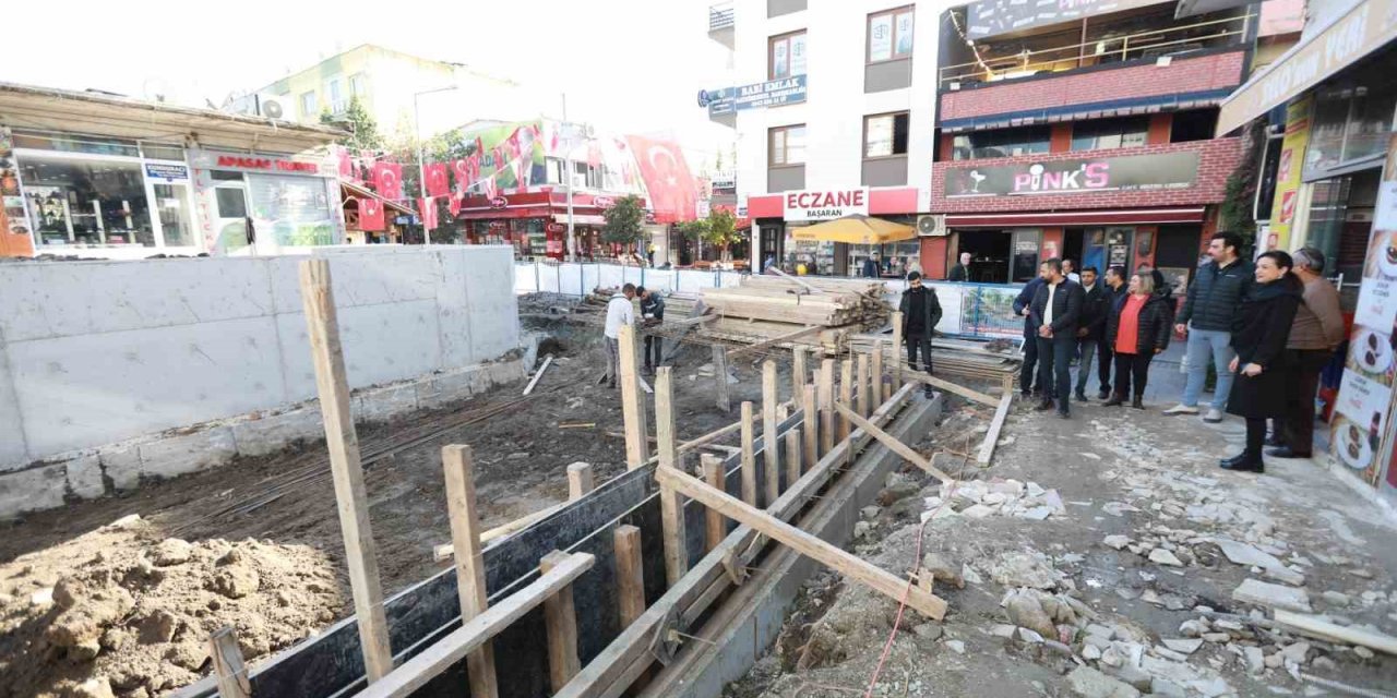 Selçuk’ta PTT Altı Parkı projesi hızla ilerliyor