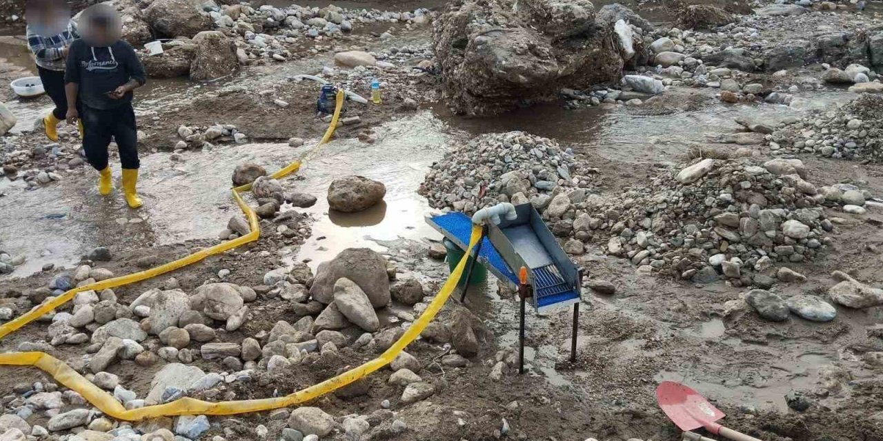 Dere yatağında izinsiz altın arayan 6 şüpheli yakalandı