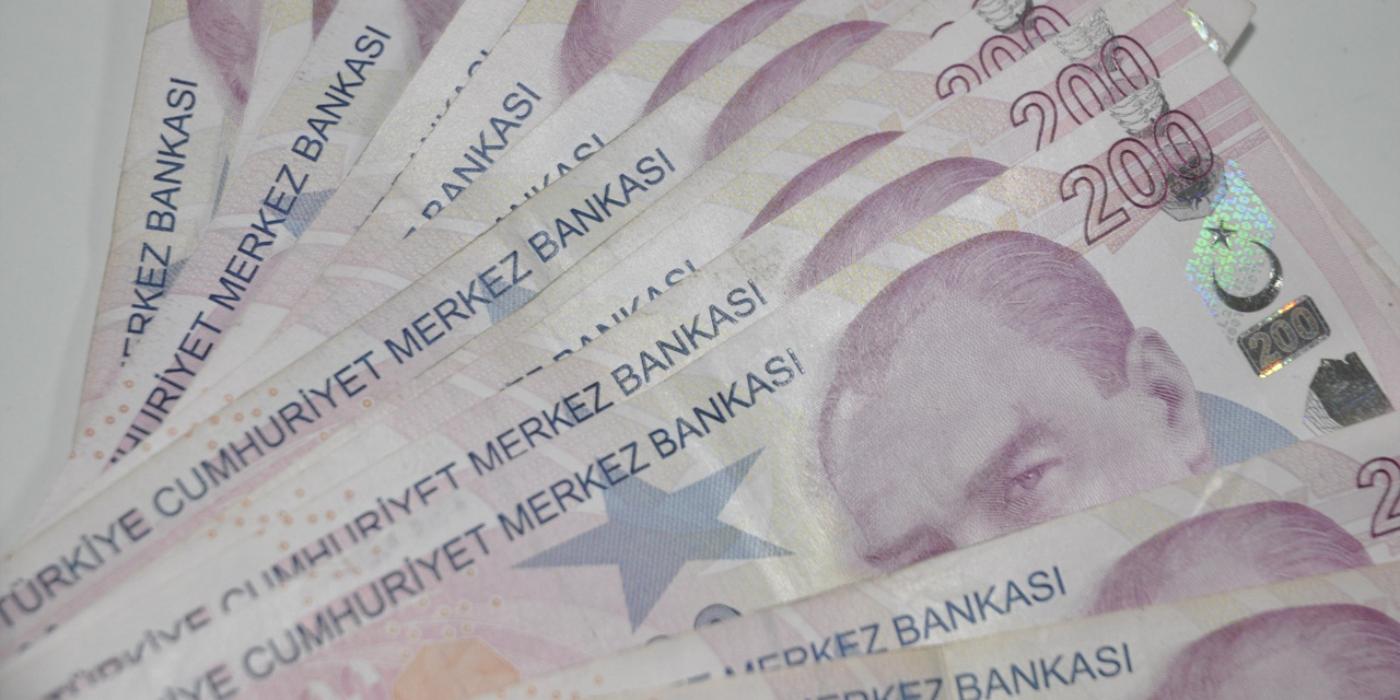 Milyonlarca çalışanın maaşı daha almadan 7 dolar değer kaybetti!