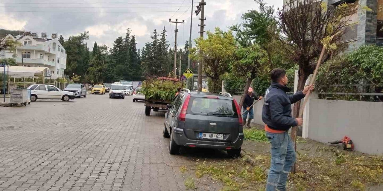 Park ve bahçeler Marmaris’in çehresini değiştiriyor