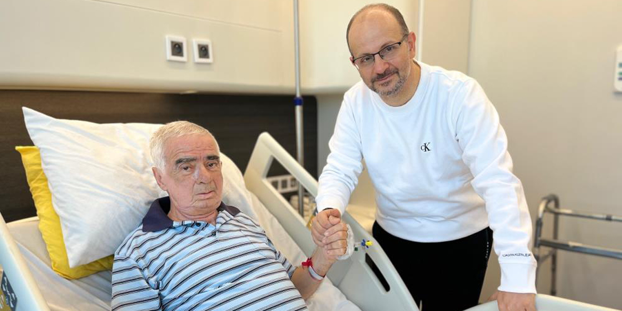 Baba-oğul robotik protezle yürüdüler