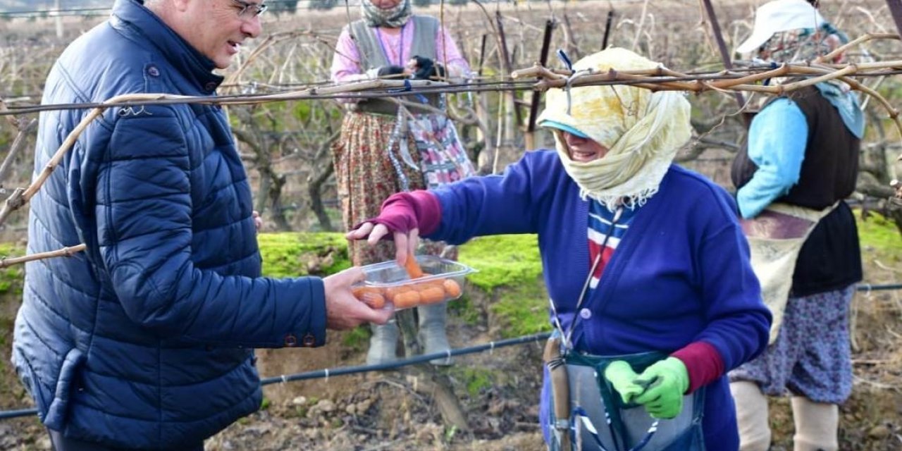 Başkan Öküzcüoğlu’ndan tarım işçilerine ziyaret