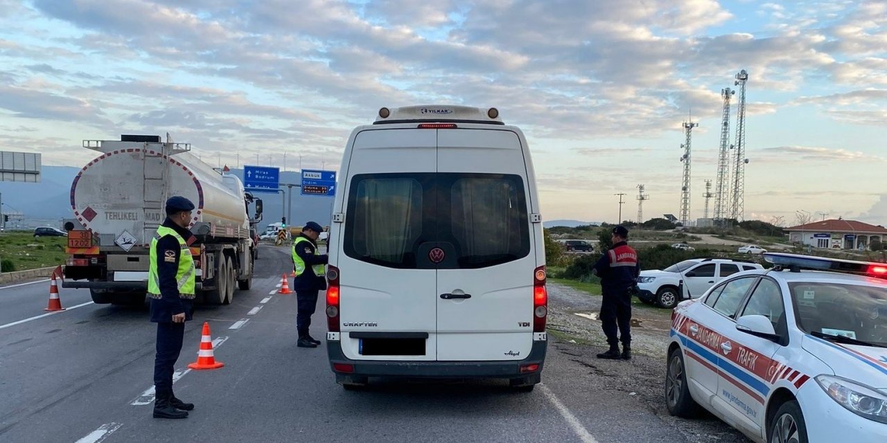 Aydın’da jandarma 2023 yılında 834 bin 222 aracı kontrol etti