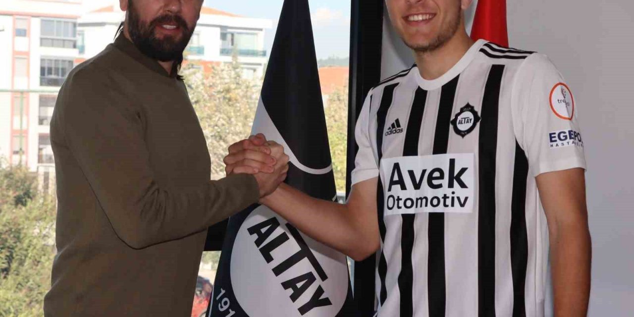 Altay’da 2005 doğumlu Hikmet Çolak, profesyonel oldu