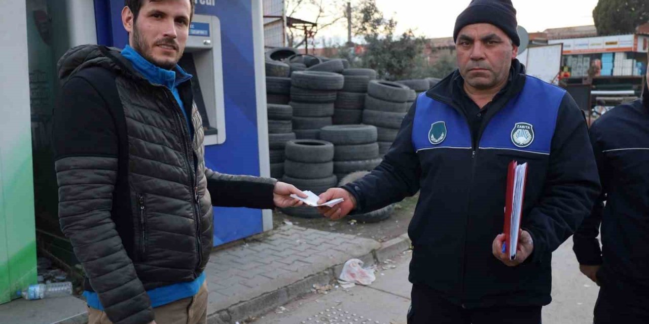 Turgutlulu esnaf bulduğu yüklü miktarda parayı zabıtaya teslim etti