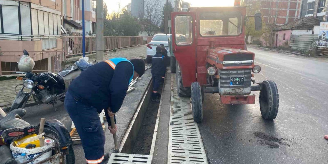 Salihli’de taşkın önlemlerine devam