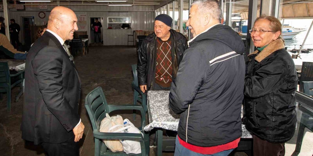 Balıkçılardan Başkan Soyer’e Körfez temizliği teşekkürü