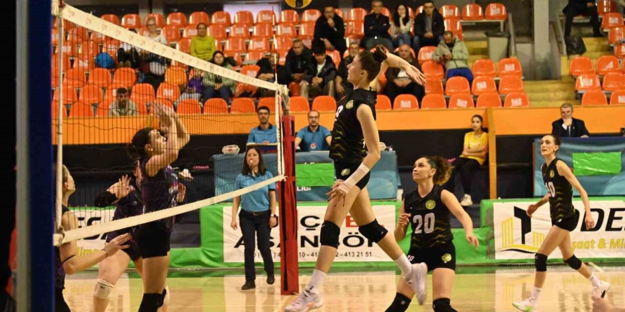 Manisa Büyükşehir’in sultanları yeni yıla galibiyetle başladı: 3-0