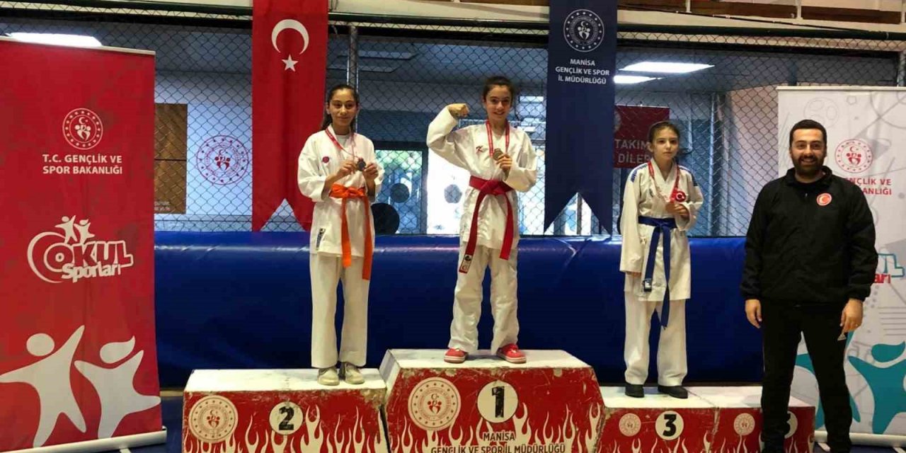 Manisa BBSK’lı karateciler okul sporlarında madalyaları topladı