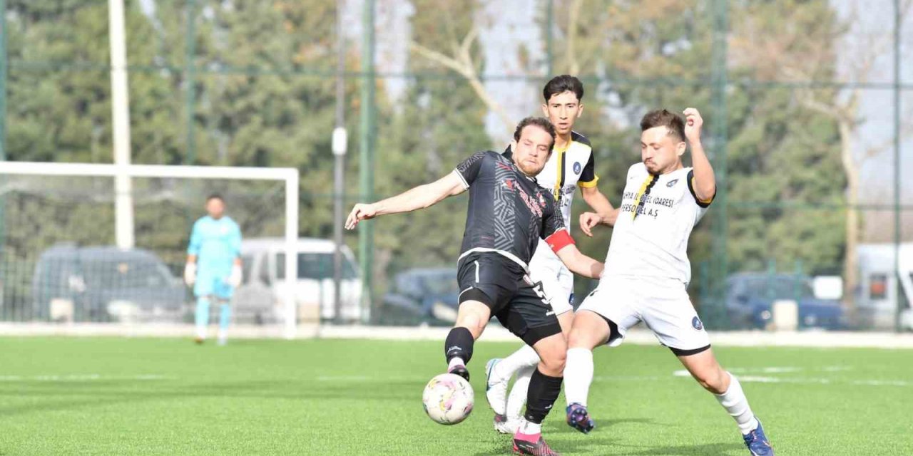 Şampiyonluk adayı 1965 Manisa Spor evinde kaybetti