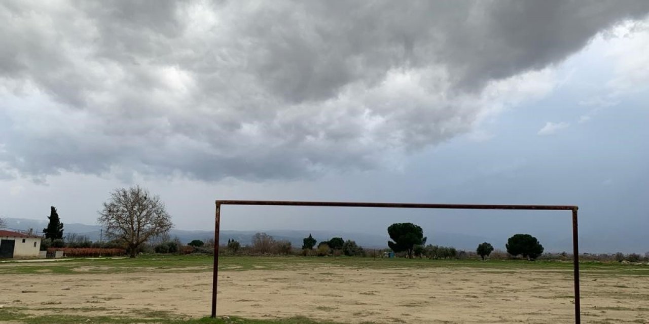 Sarıgöl Çavuşlar Mahallesi futbol sahası istiyor