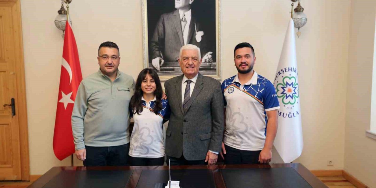 Muğla Büyükşehir okçusu Hazal dünya rekoru kırdı