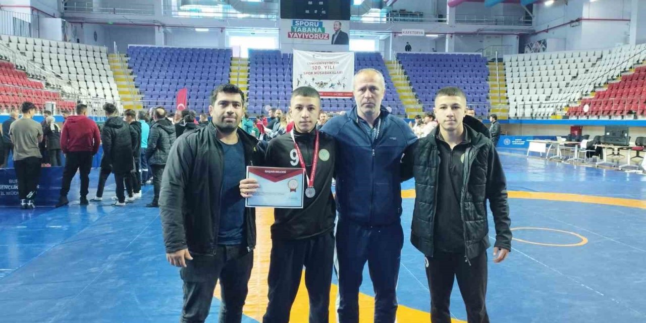 Sarıgöllü iki güreşçi Türkiye Şampiyonasında Manisa’yı temsil edecek