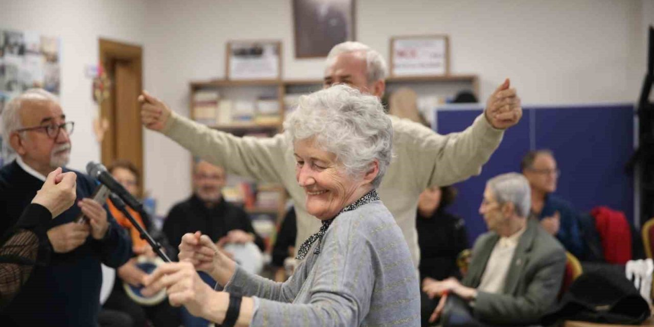 Merkezefendi’de yaşlılar nostaljiye yolculuk yaptı
