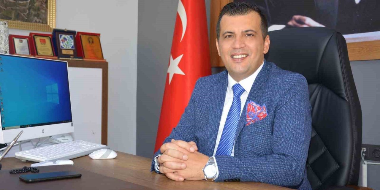 Başkan Atlı; “Kamuoyunu bilgilendiren gazeteciler, kutsal bir görevi yerine getiriyor”