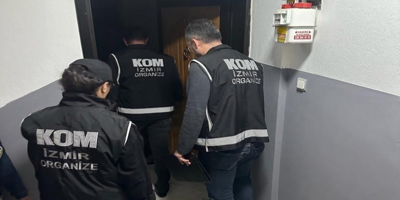 İzmir’de FETÖ şüphelilerine yönelik operasyon: 14 gözaltı