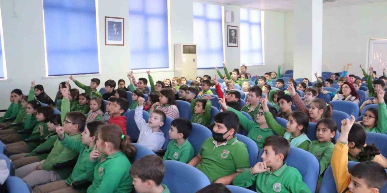 Akhisar’lı 800 öğrenci su tasarrufu gönüllüsü oldu