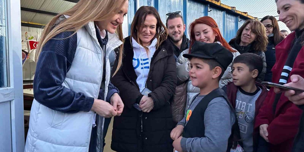 DEÜ ekiplerinde Malatya’da konteyner kente ziyaret