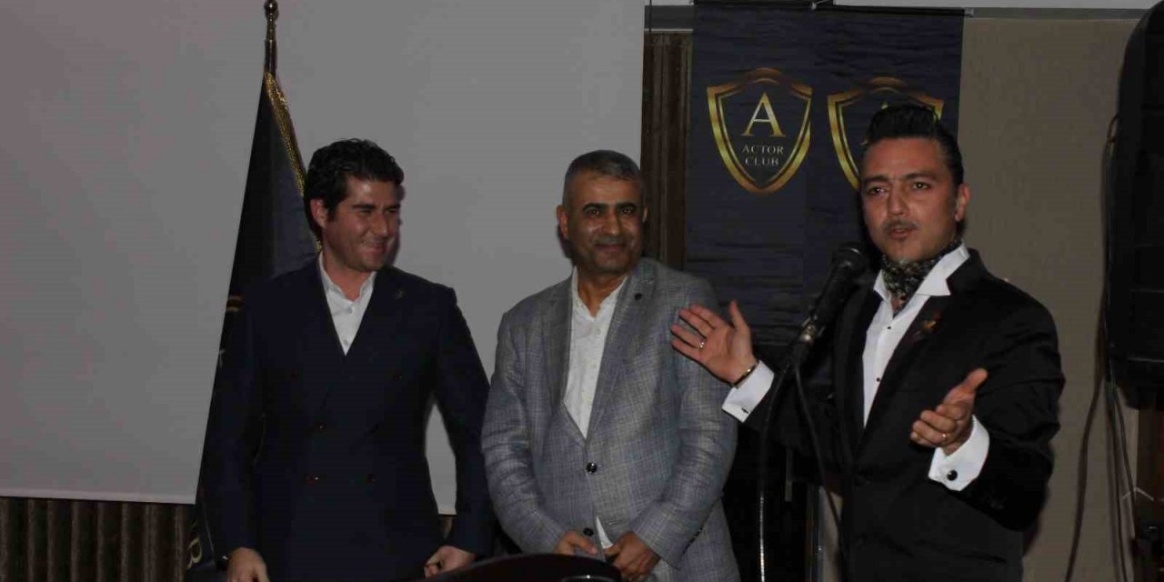 Actor Club ve Sahne Tozu Tiyatrosu üyelerinden unutulmaz kokteyl